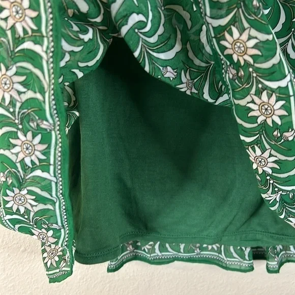 Max Studio NWT Elastic waist short Green floral print Skirt. SMALL - Picture 5 of 10